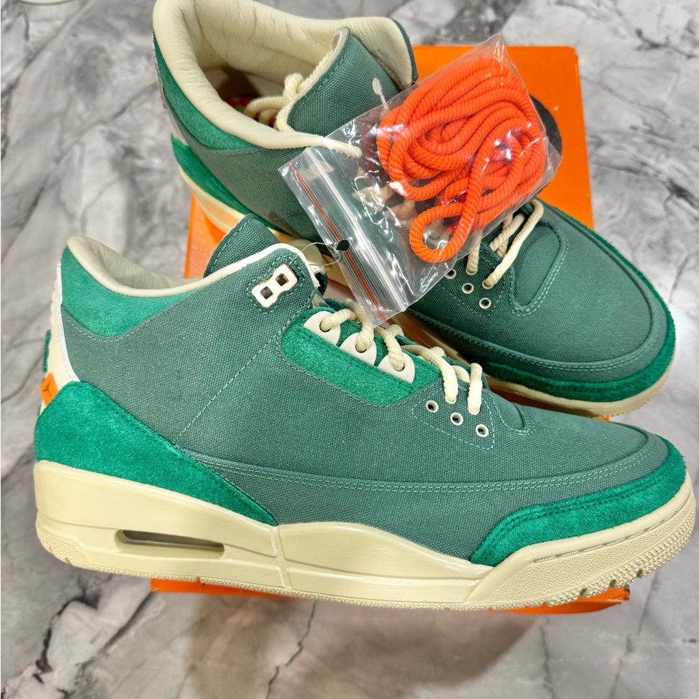 Brand New Nike Air Jordan 3 Nina Chanel Size 9.5M / 11W